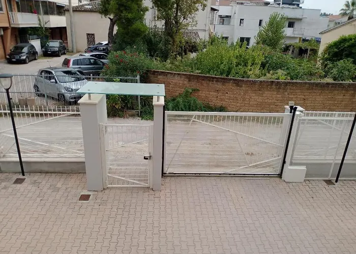 Daire Casa Leda Con Posto Auto Privato Nel Cortile E A Pochi Passi Dal Mare *
